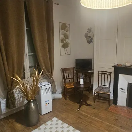 Chez Mary Larzicourt