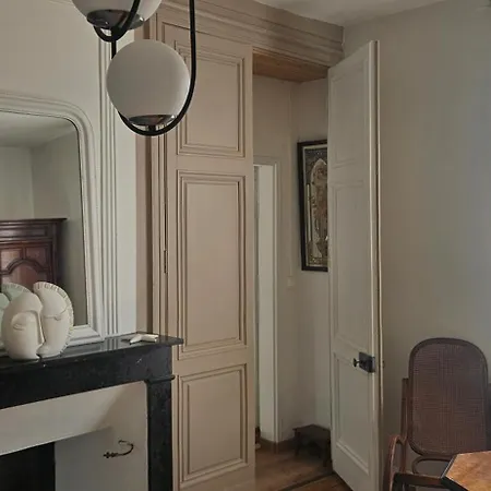 Chez Mary Bed & Breakfast